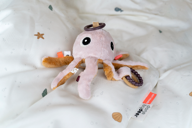 DONE BY DEER sonaglino da appendere per passeggino, lettino, medusa JELLY vibrante 20 cm