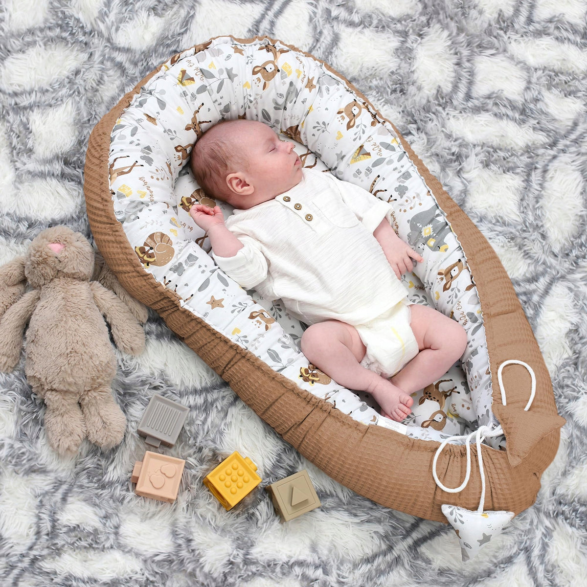 MEDIPARTNERScocoon, baby nestdesign as in the first picture - colour of the other side can also be light