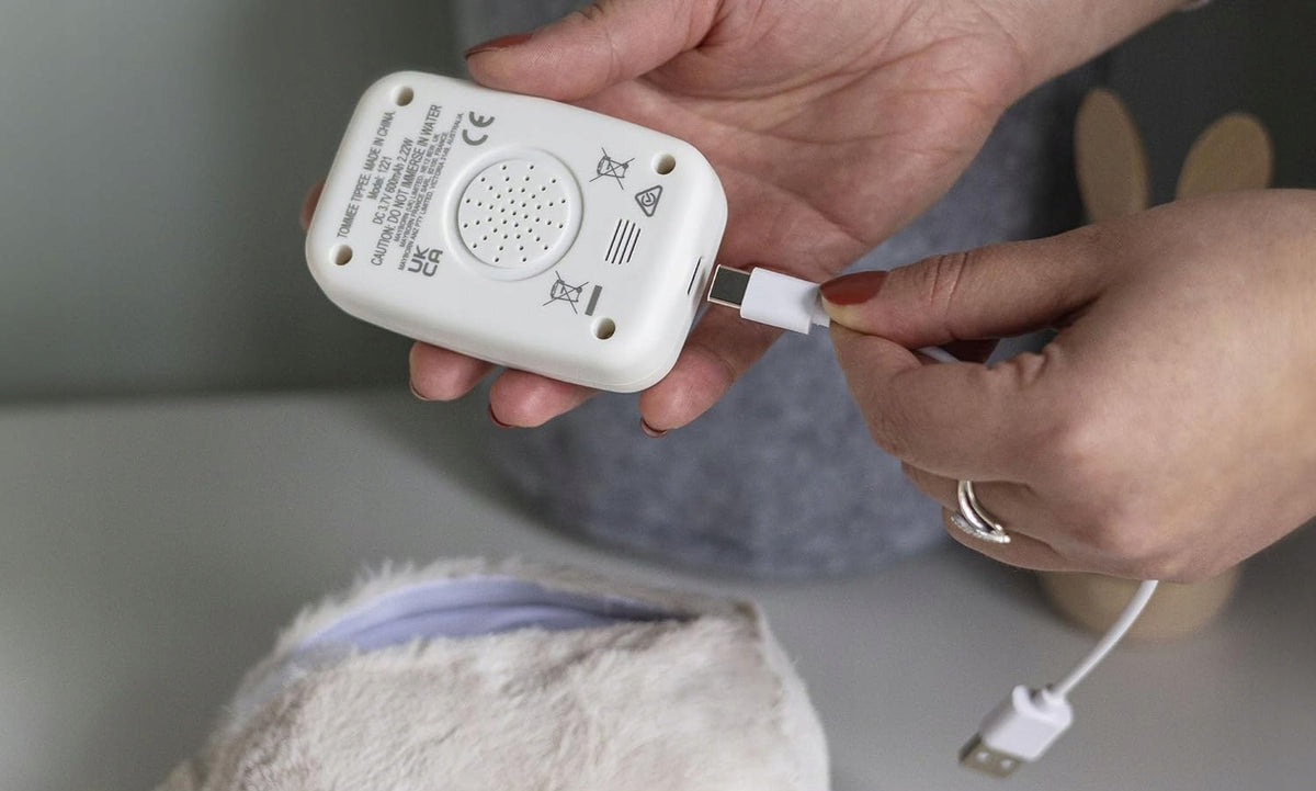 TOMMEE TIPPEE Sova Ollie ZÁVĚSNÁ HRAČKA s hracím strojkem a senzorem pláče 15 cm