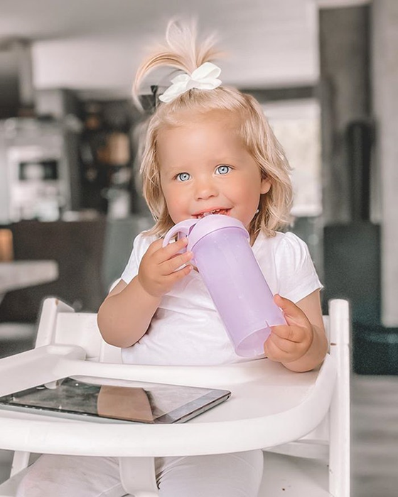 TWISTSHAKE Straw Cup nevytekajúci pohár so slamkou 360 ml 6 m+
