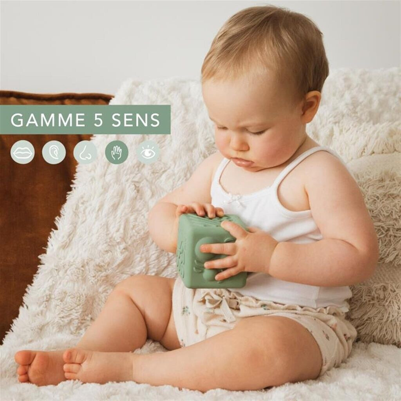 VULLI Cube gummikub med texturer för lek 7,3 cm GIRAFFEN SOPHIE