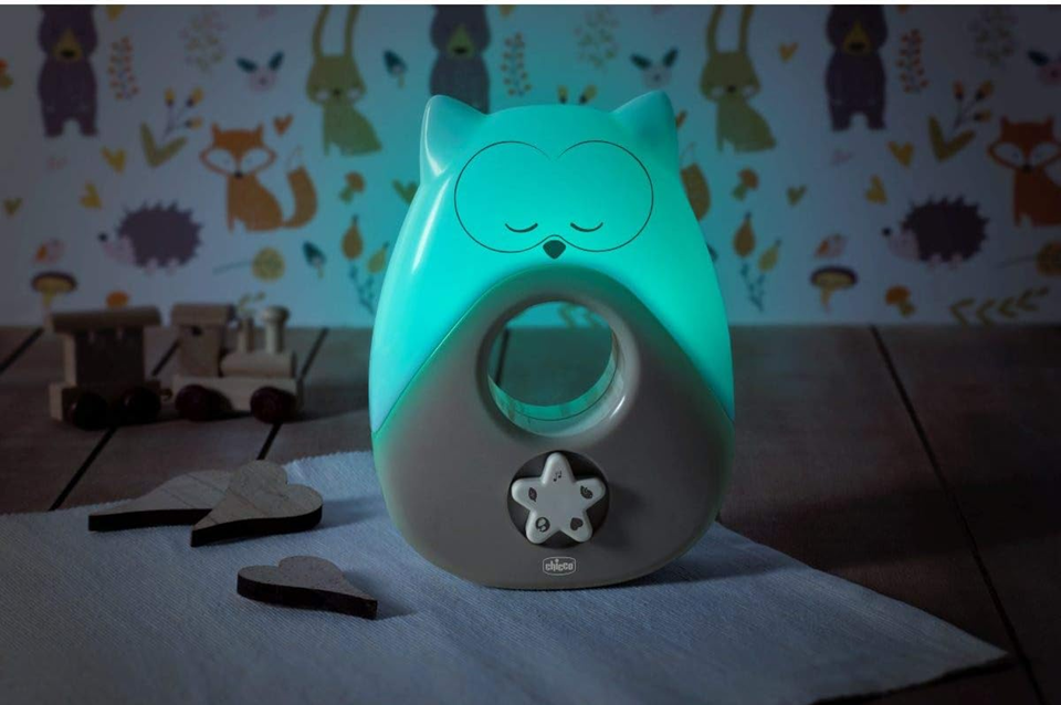 CHICCO Sweet Lights нощна лампа с мелодии и звуци БУХАЛ 13,5 x 18 cm