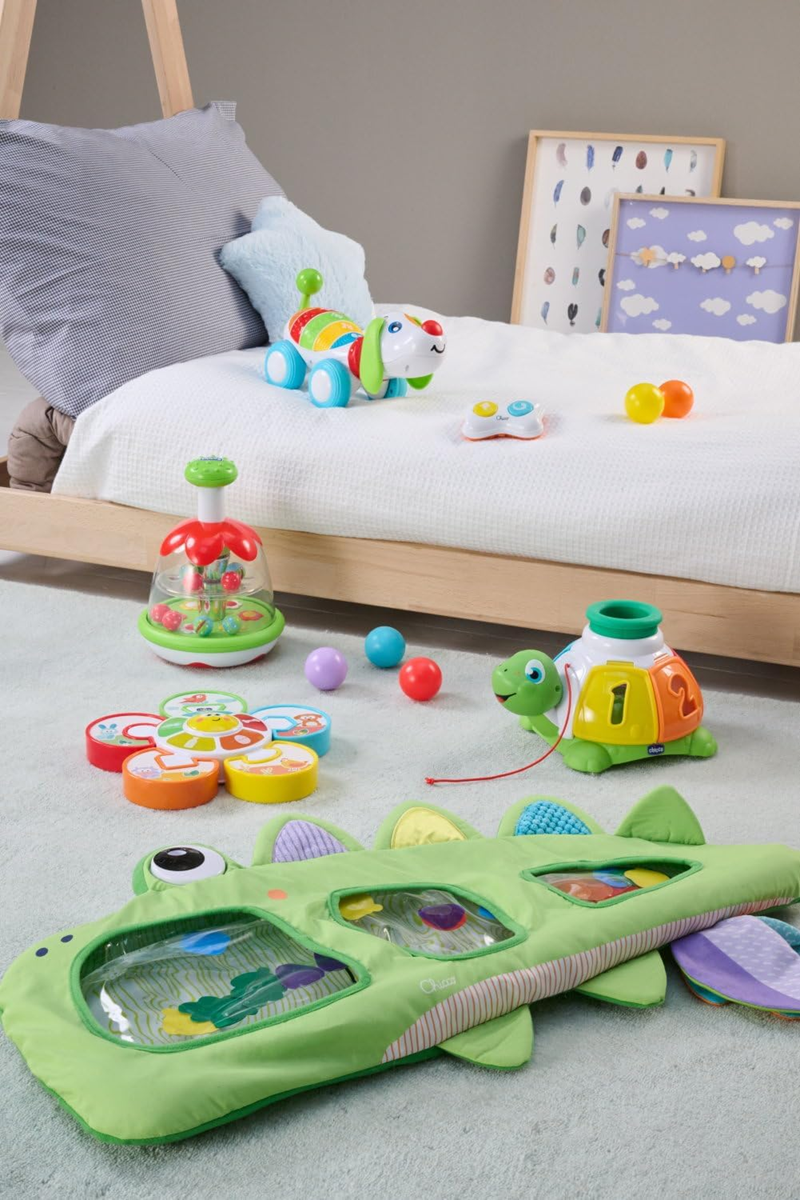 CHICCO Rainbow Spinner trottola con motivo prato 16 x 22 cm 6 m+