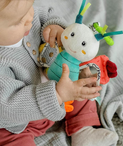 FEHN висяща играчка с вибрации за количка, кошара и столче за кола ПЕПЕРУДА 23 cm