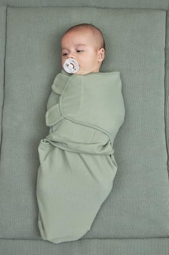 Meyco SwaddleMeyco – niemowlę w zielonym otulaczu
