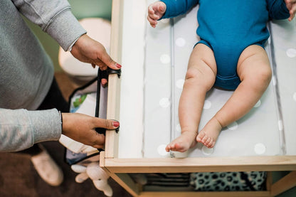 TOMMEE TIPPEE Easi Change składany organizer na stół do przewijania 38 cm