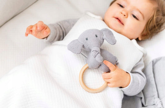 NATTOU mordedor de agarre em algodão e madeira com chocalho ELEFANTE TEMBO 15 cm
