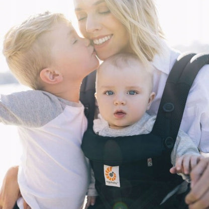 ERGOBABY OMNI 360 COOL AIR MESH ergonomisk bärsele 3,2-20,4kg