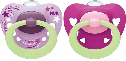 NUK SIGNATURE NIGHT smoczek uspokajający x2 6-18msc różowy, świecący w ciemności, silikonowy, BPA i BPS free