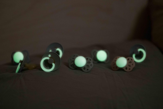 BIBS SUPREME GLOW chupetas calmantes de silicone 6m+ SIMÉTRICAS
