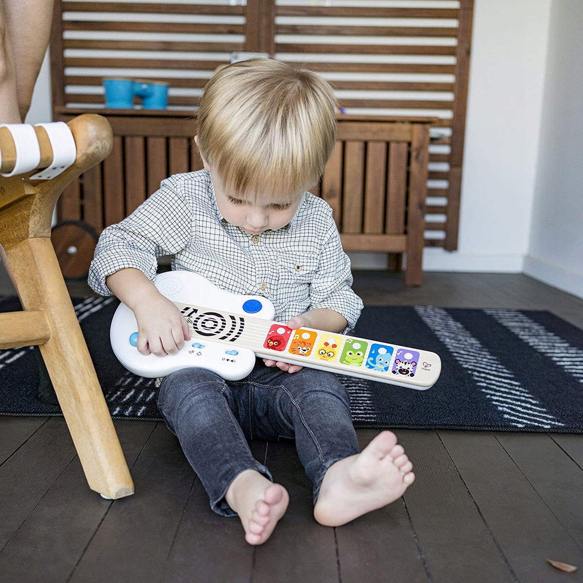 BABY EINSTEIN Hape Magic Touch dotykowa gitara elektryczna 41,6 cm – dominujący biały wymiary 41,6 x 17,5 x 3,3 cm –…