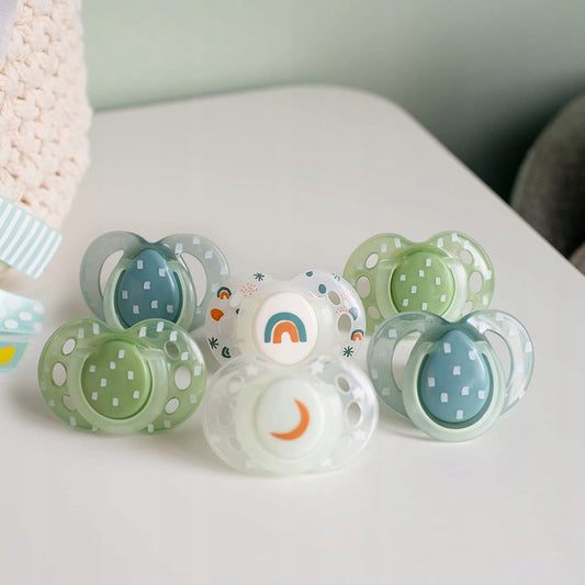 TOMMEE TIPPEE symetrické dudlíky x6 SVÍTÍ 18-36