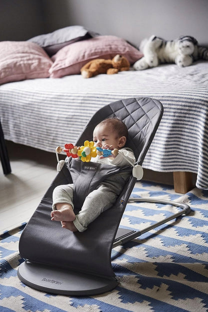 BABYBJORN Flying Friends dreveno-plastový oblúk k ležadlu 31 cm